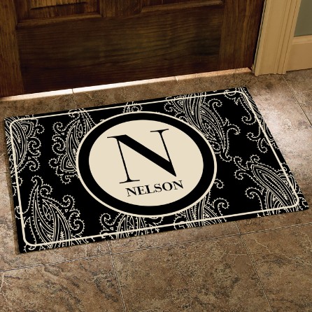 Wm Paisley Initial Name Doormat 17x27 Cream