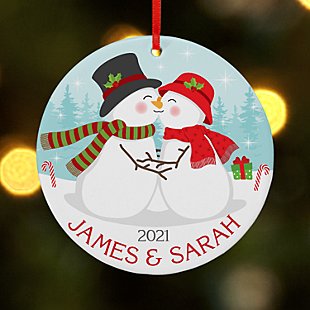 Smooching Snowmen Round Ornament