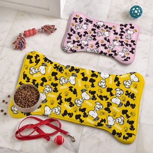 PEANUTS® Snoopy™ Happy Dance Pet Feeding Mat