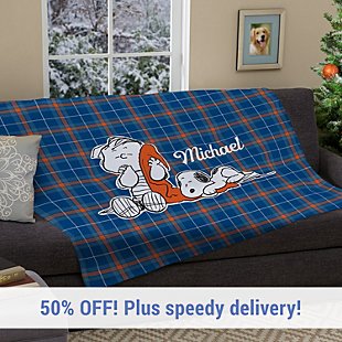 PEANUTS® Linus™ & Snoopy™ Christmas Plaid Plush Blanket
