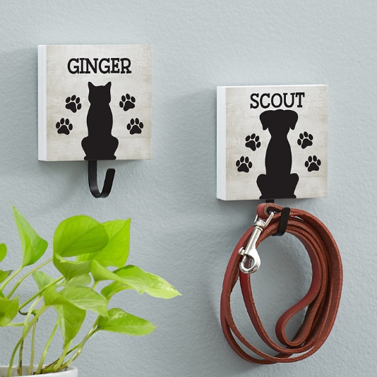 Dog leash outlet holders