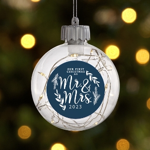 Our First Christmas as Mr. and Mrs Ornament 2023, 1st Christmas Married  Ornaments, Wedding Gifts for Couple Bride and Groom, Christmas Tree  Decoration, Newlywed Gift 