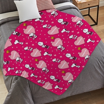 PEANUTS® Hearts Plush Blanket