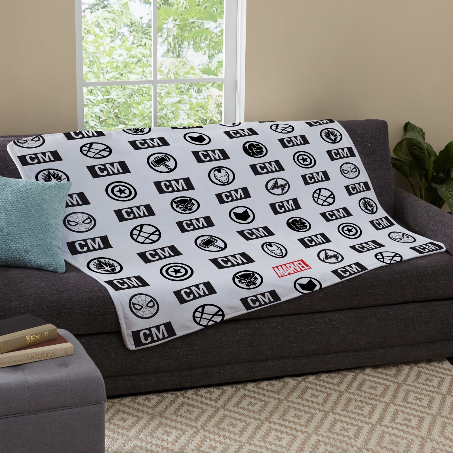 Marvel Initial Icons Pattern Plush Blanket