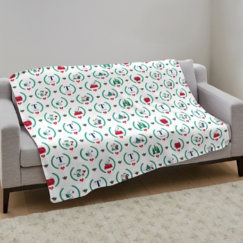 PEANUTS® Holiday Wreath Pattern Plush Blanket