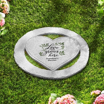 Love Grows Here Encircled Heart Garden Stone