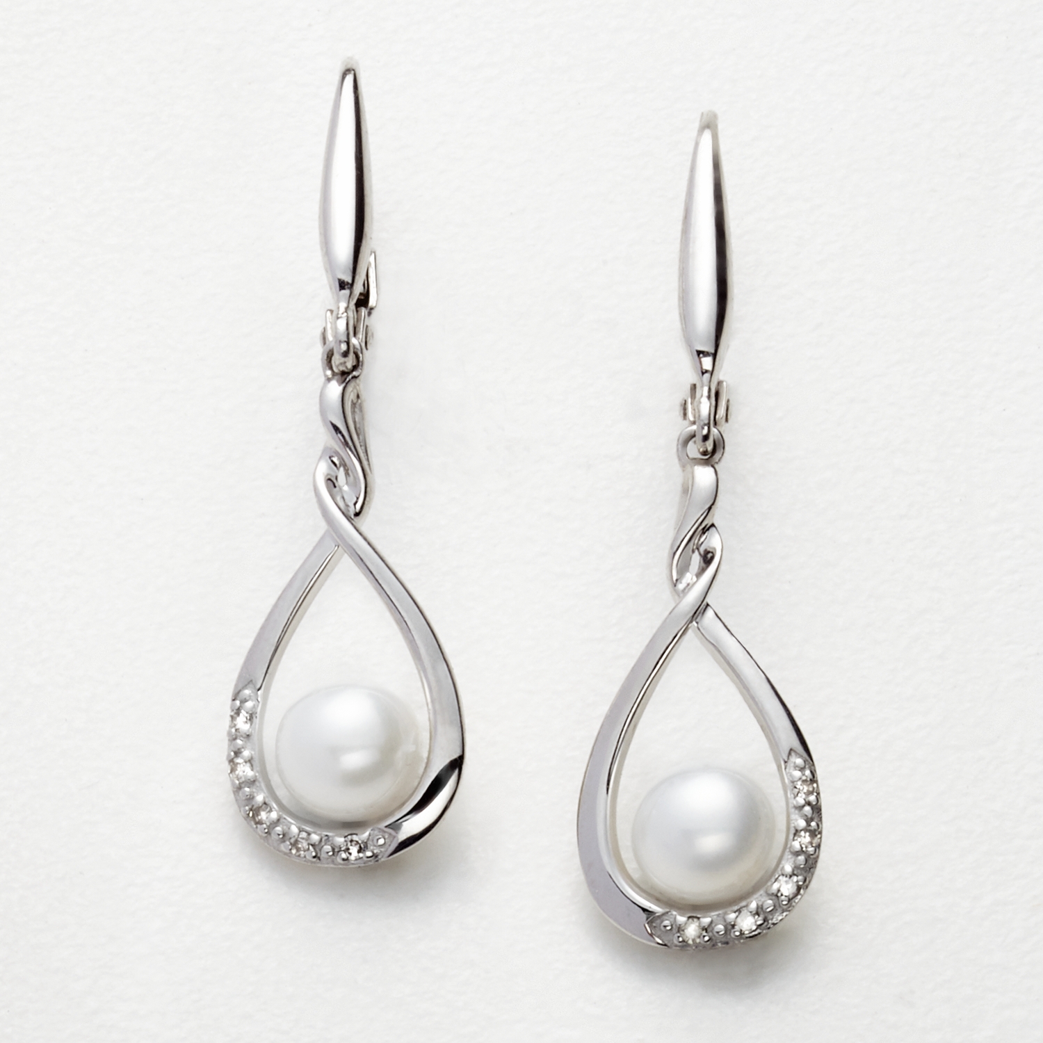 silver with pearl jewellery